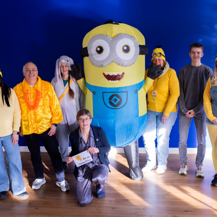 SPÄH-Mitarbeiter*innen verkleidet als Minions